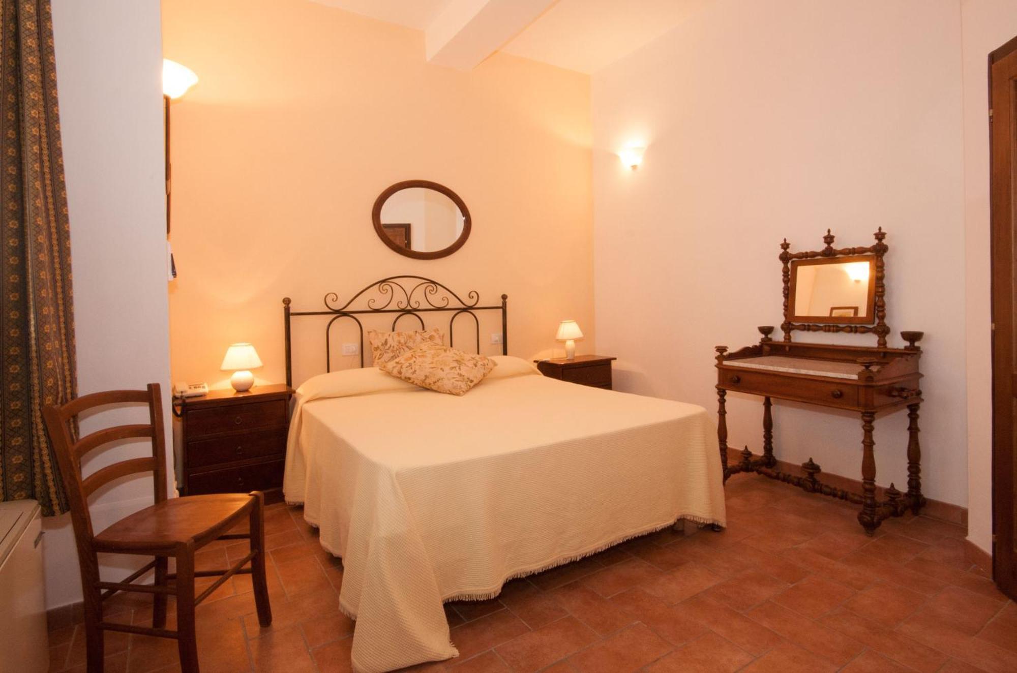 Casavacanze Vesta Isola d'Arbia Habitación foto