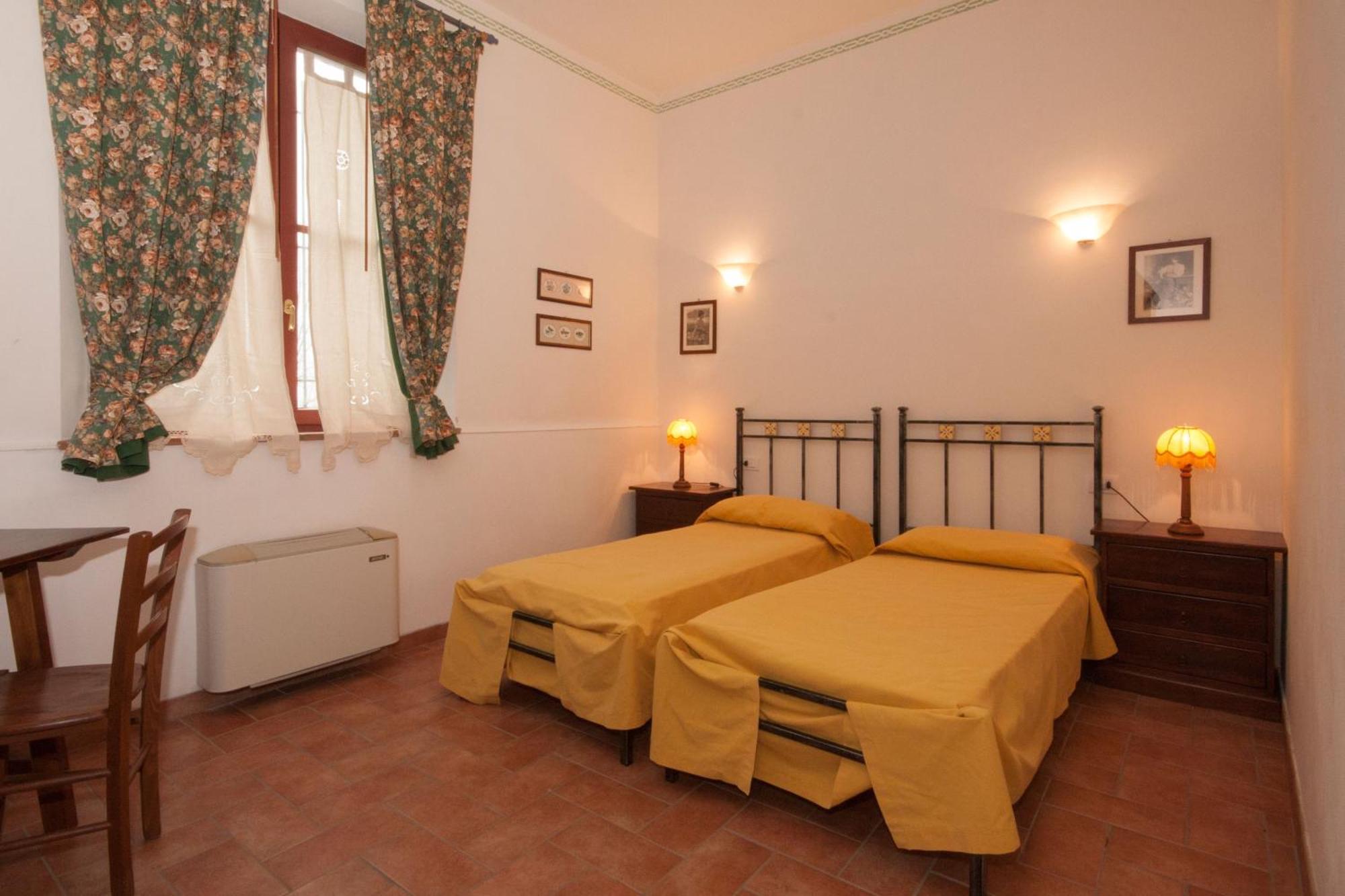 Casavacanze Vesta Isola d'Arbia Habitación foto