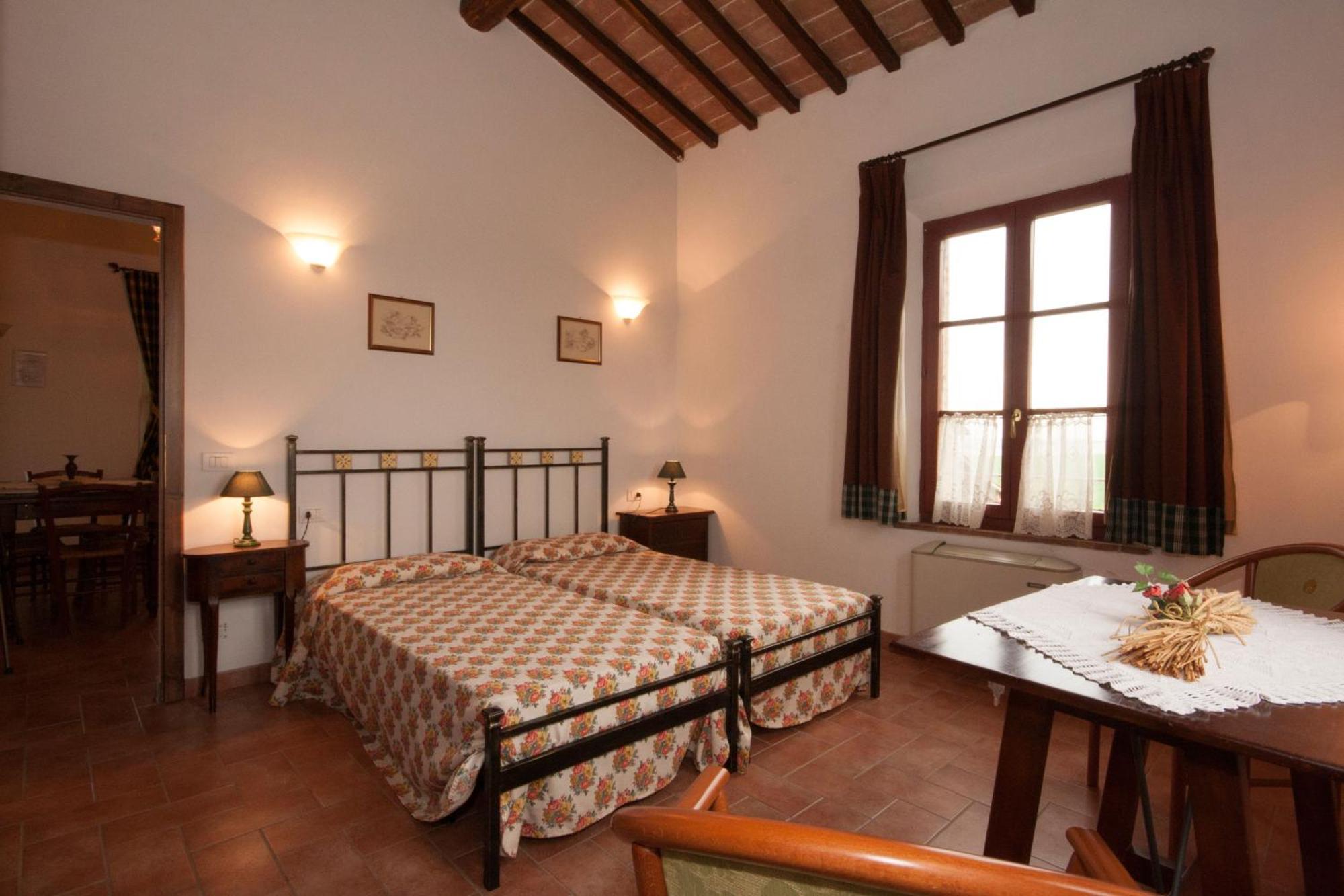 Casavacanze Vesta Isola d'Arbia Habitación foto